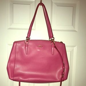 In Excellent condition Bright Pink COACH Bag!!